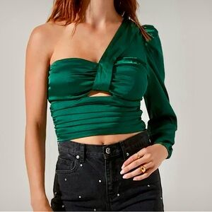 NWOT ASTR the Label Emerald Green Satiny One Shoulder Pleated Crop Top Sz Small